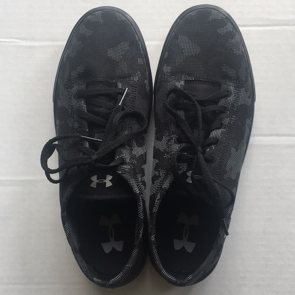 Under Armour Canvas Sneaker